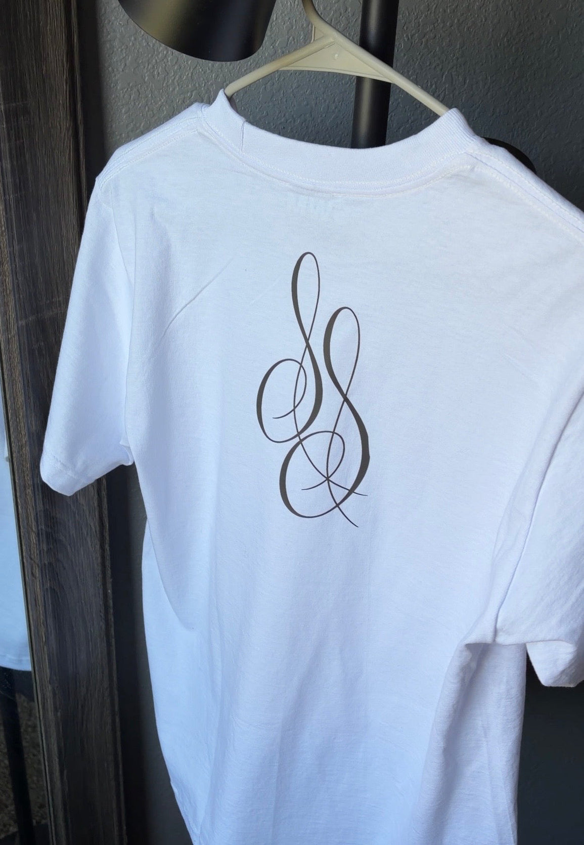 “Displayed" Shortsleeve - White